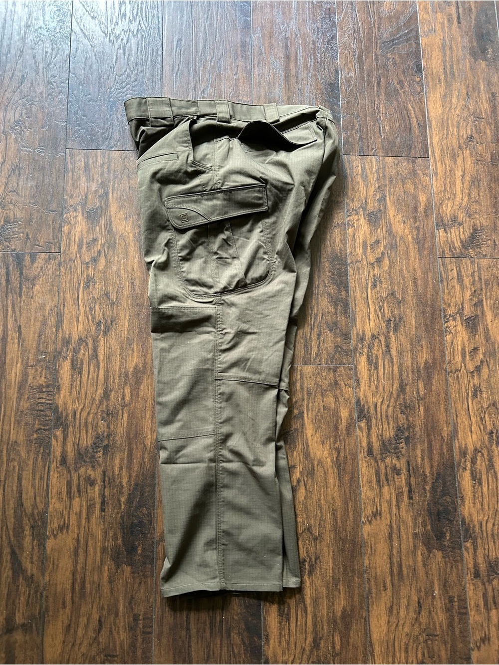 5.11 Tactical Cargo Pants in Olive - Picture 6 of 7